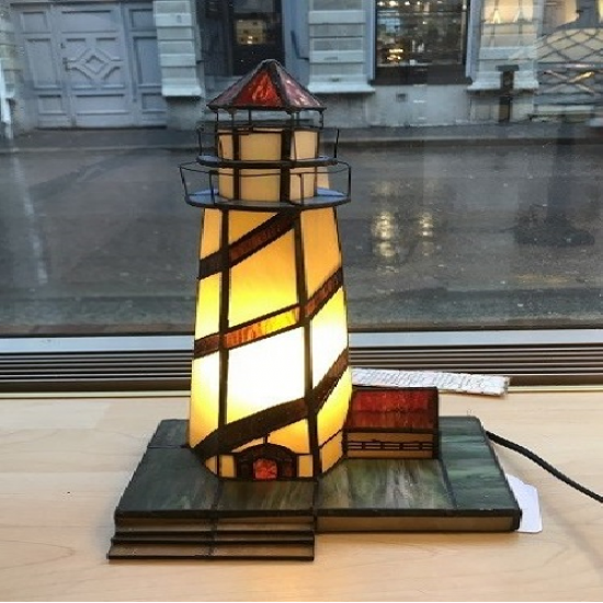 Tiffany-Fyr med hus 1595kr